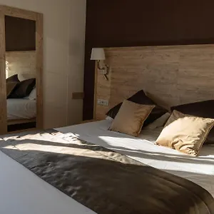 https://hotel-du-bowling-de-millau.midi-pyreneeshotels.com